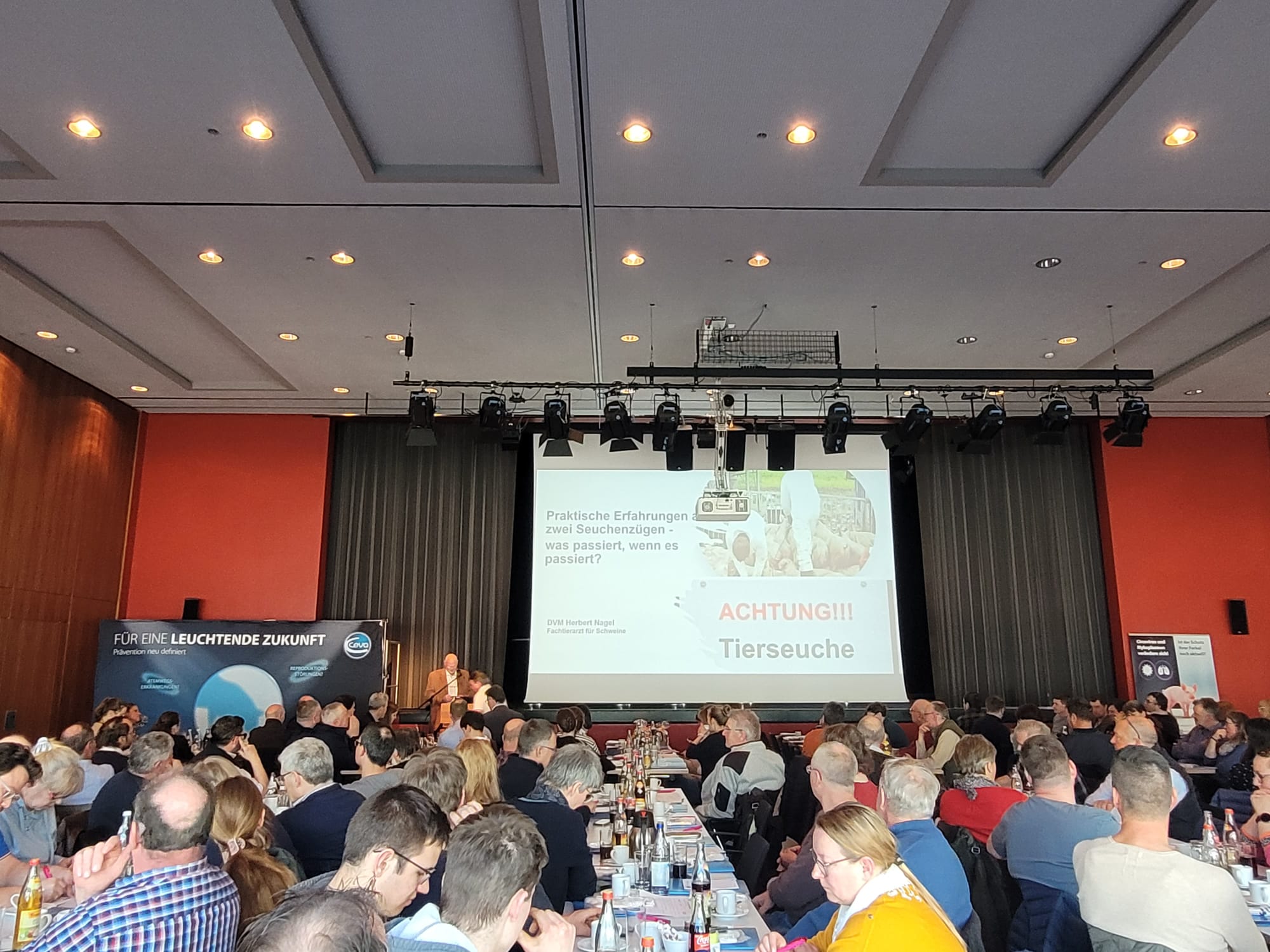 Blick auf den Versammlungsraum